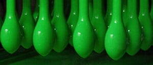 Proces-wulkanizacji-a-trwałosc-dekoracji-balonowych-dlaczego-balony-pekaja